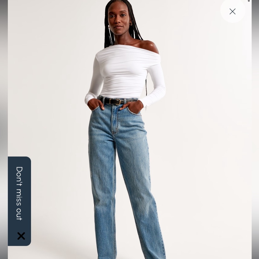 ABERCROMBIE & FITCH Ultra High Rise 90s Straight Jean size 26L 2